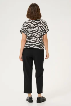 KAamber Blus