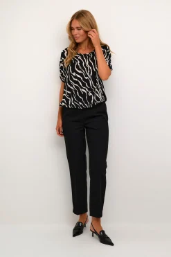 KAamber Blus