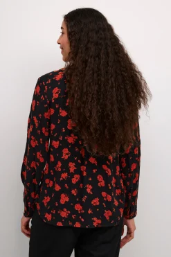 KAamber Blus
