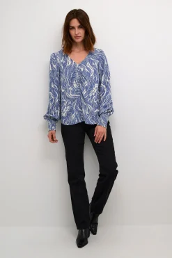 KAarona Blus