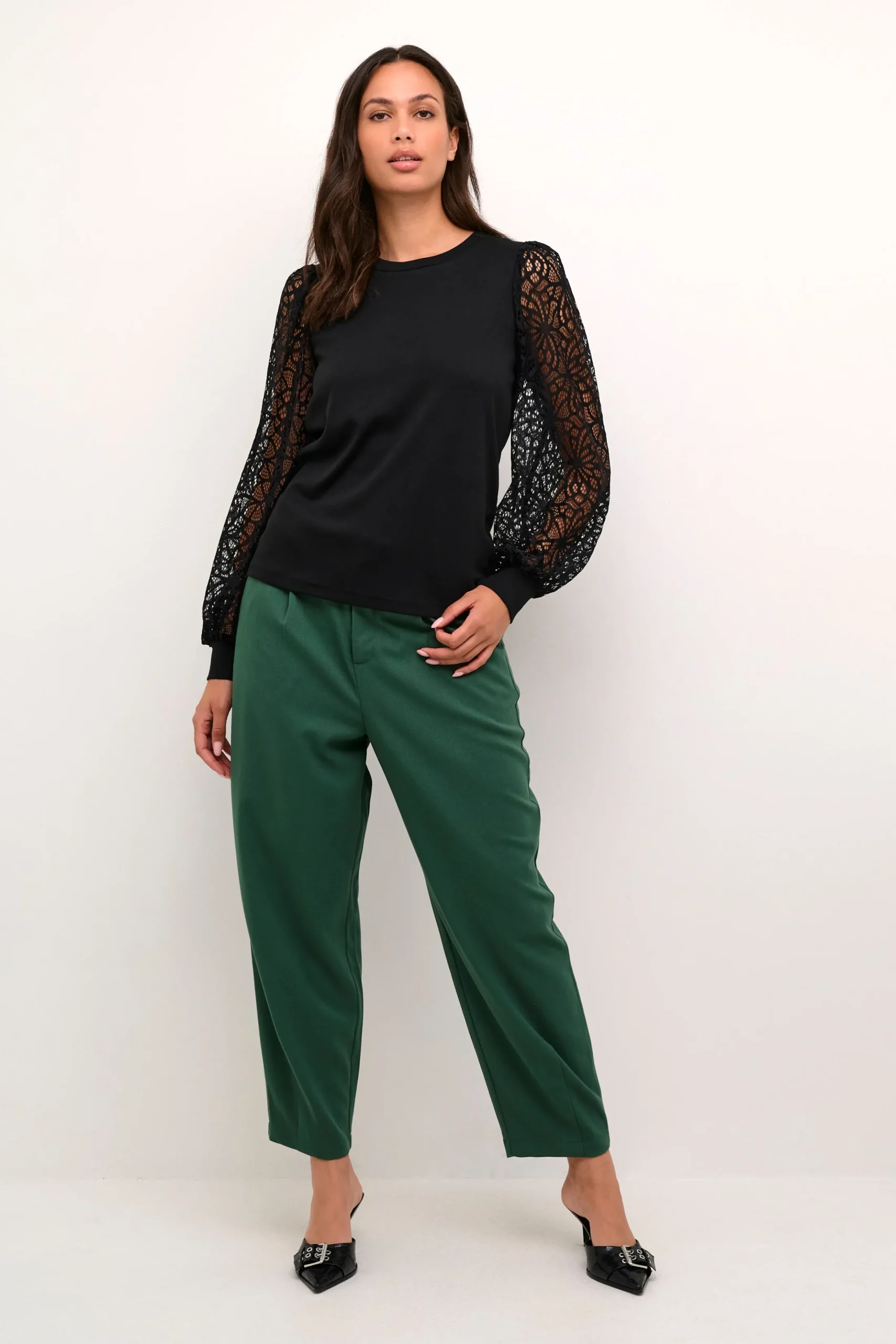 KAbecca Blus