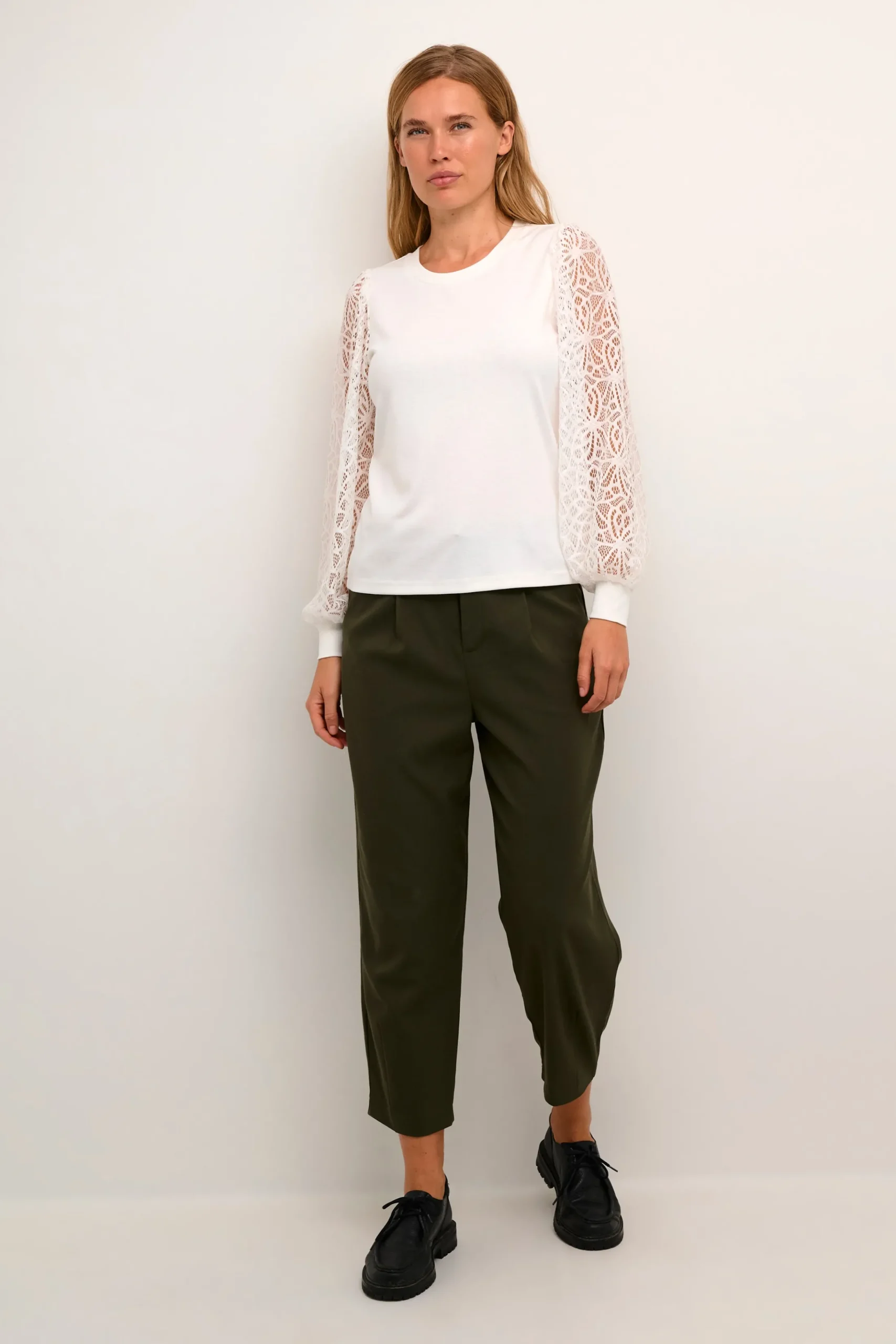 KAbecca Blus
