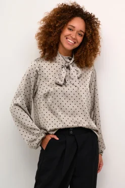 KAdonna Blus