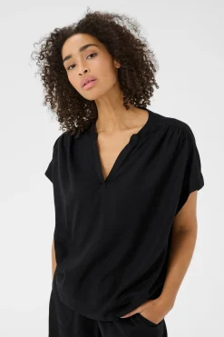KAmilia Blus