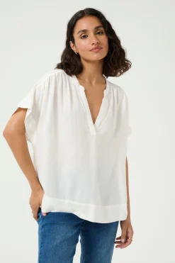 KAmilia Blus