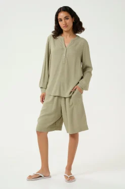 KAmilia Blus