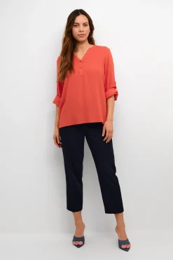 KAmilia Blus