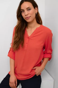 KAmilia Blus