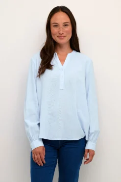 KAmilia Blus