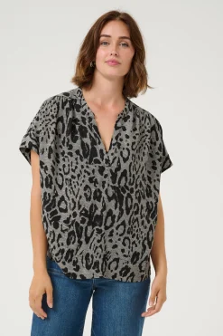 KAmilia Blus