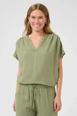 KAmilia Blus