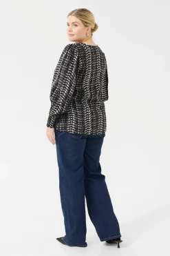 KCalicia Blus