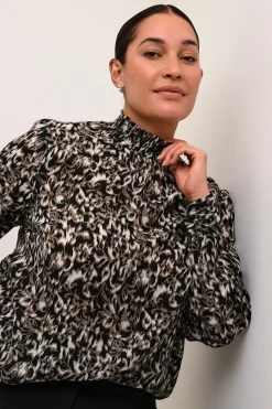 KCami Blus