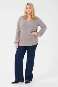 KCami Blus