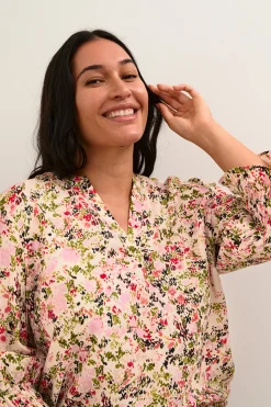 KCjolie Blus
