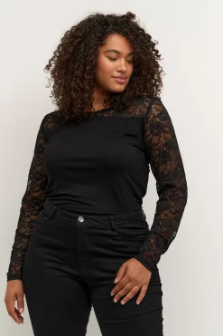 KClaura Blus