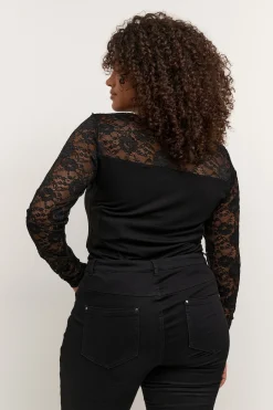 KClaura Blus