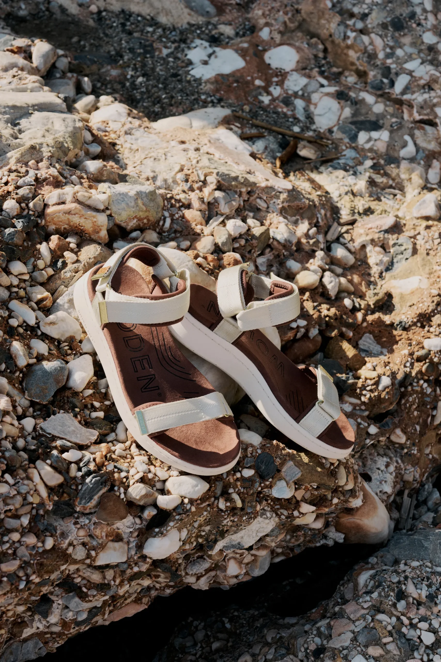 Line Sandal